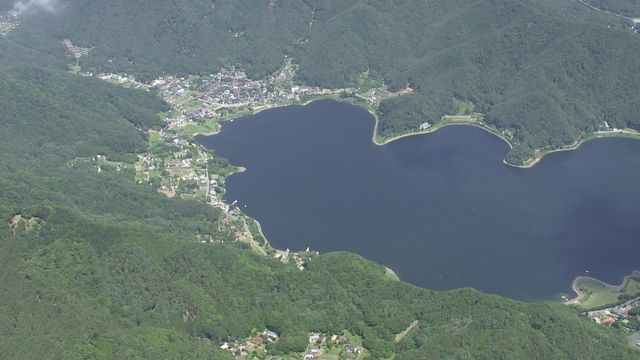 【山梨】河口湖駅近くで埼玉県に住む10代の女性を連れ去りか　男（21）を逮捕　女性は湖近くの樹海で遺体で見つかる～埼玉県警